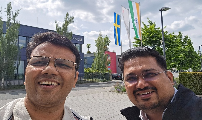 Prof. Kabra at Von Ardenne